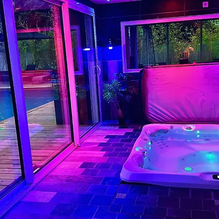 Lincontournable - Jaccuzi-Piscine-Sauna-Hammam Challans Exterior photo